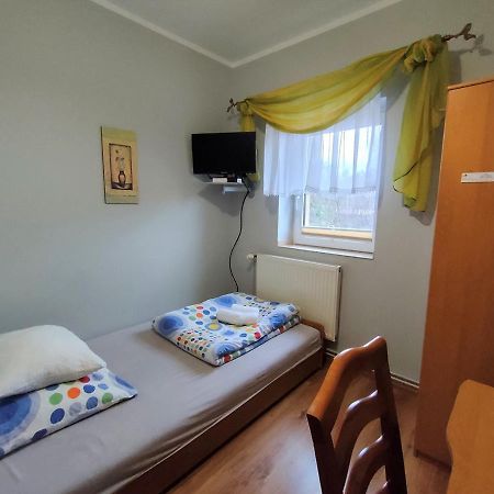 Bed and Breakfast Stajnia Pod Debem Стараховице Экстерьер фото