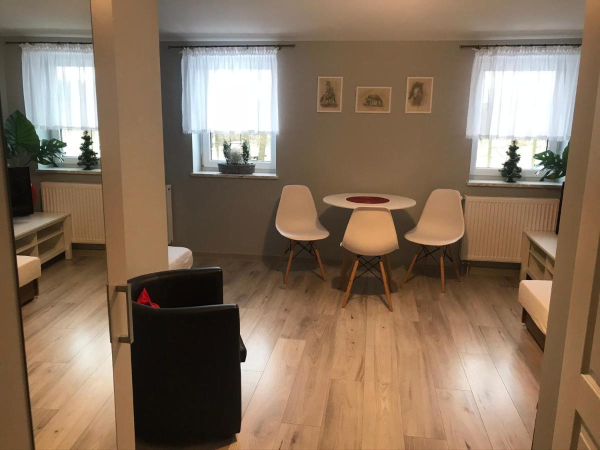 Bed and Breakfast Stajnia Pod Debem Стараховице Экстерьер фото