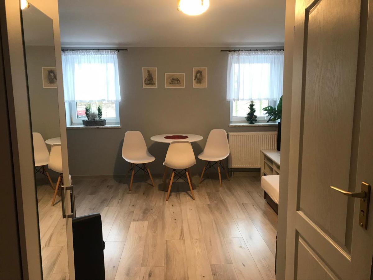 Bed and Breakfast Stajnia Pod Debem Стараховице Экстерьер фото