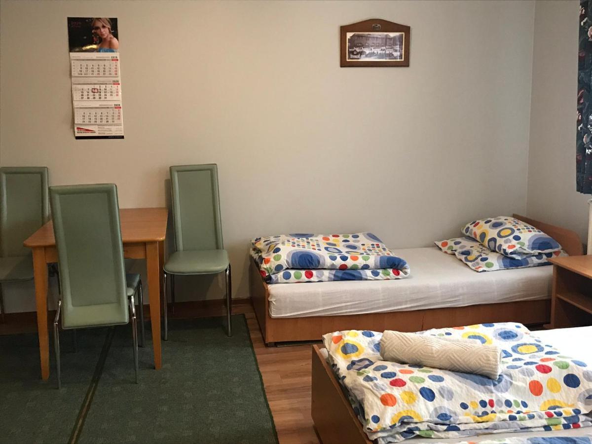 Bed and Breakfast Stajnia Pod Debem Стараховице Экстерьер фото