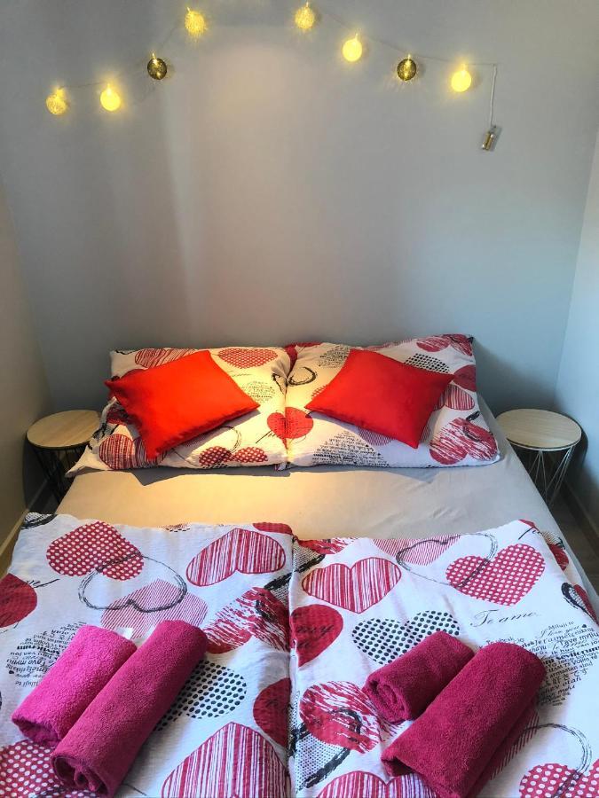 Bed and Breakfast Stajnia Pod Debem Стараховице Экстерьер фото