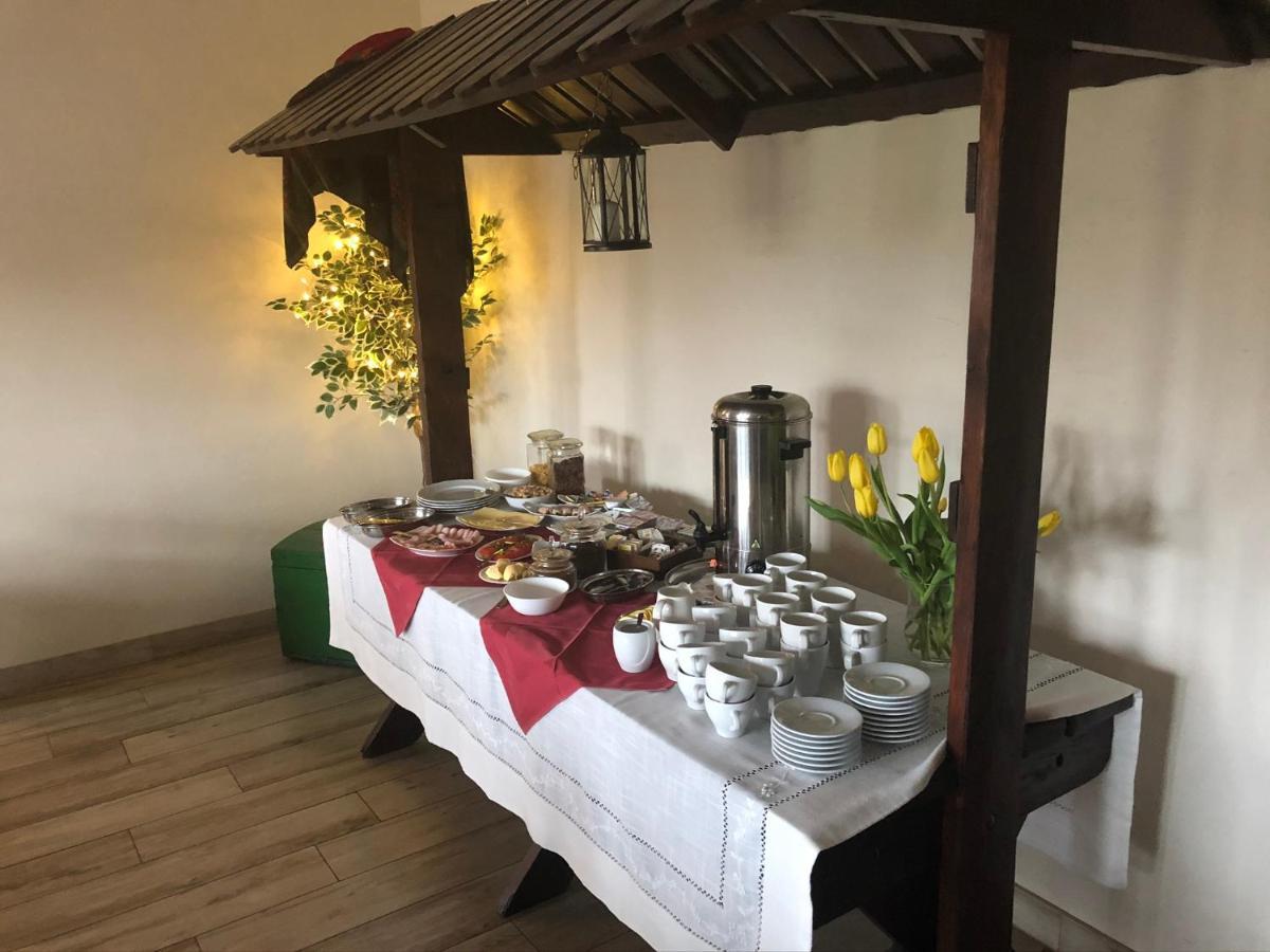 Bed and Breakfast Stajnia Pod Debem Стараховице Экстерьер фото