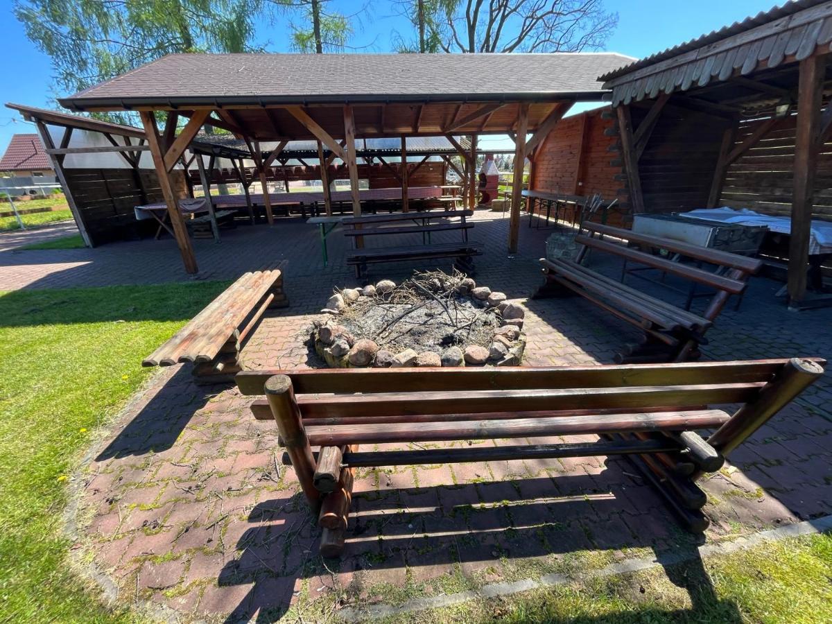 Bed and Breakfast Stajnia Pod Debem Стараховице Экстерьер фото