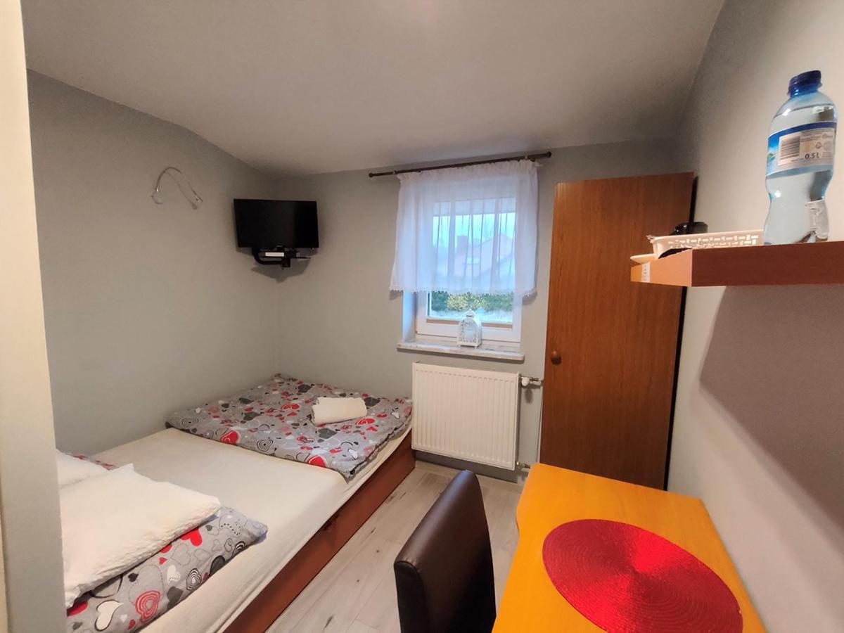 Bed and Breakfast Stajnia Pod Debem Стараховице Экстерьер фото