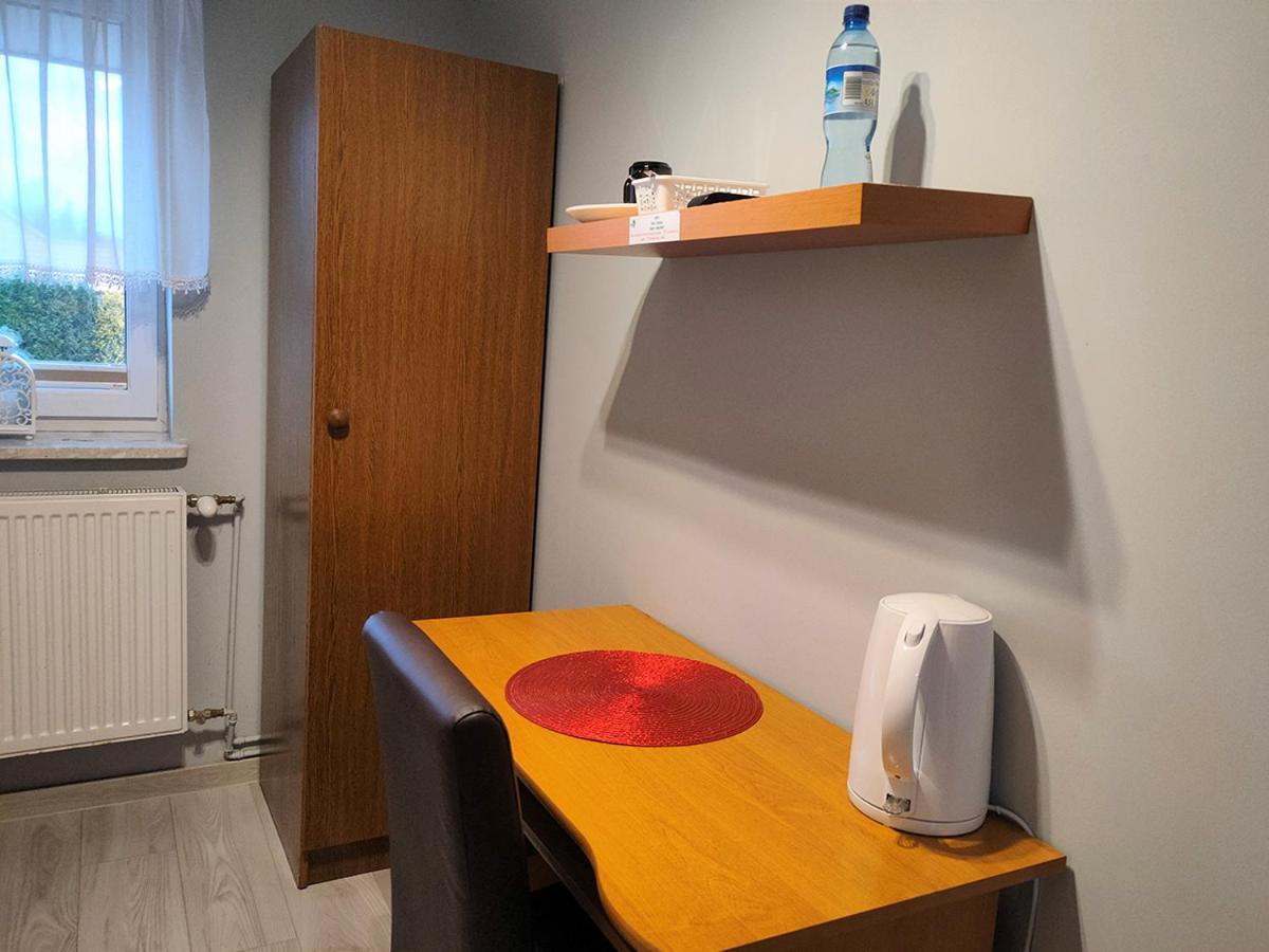 Bed and Breakfast Stajnia Pod Debem Стараховице Экстерьер фото