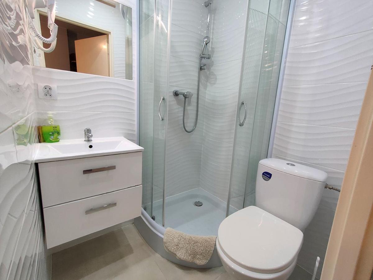 Bed and Breakfast Stajnia Pod Debem Стараховице Экстерьер фото