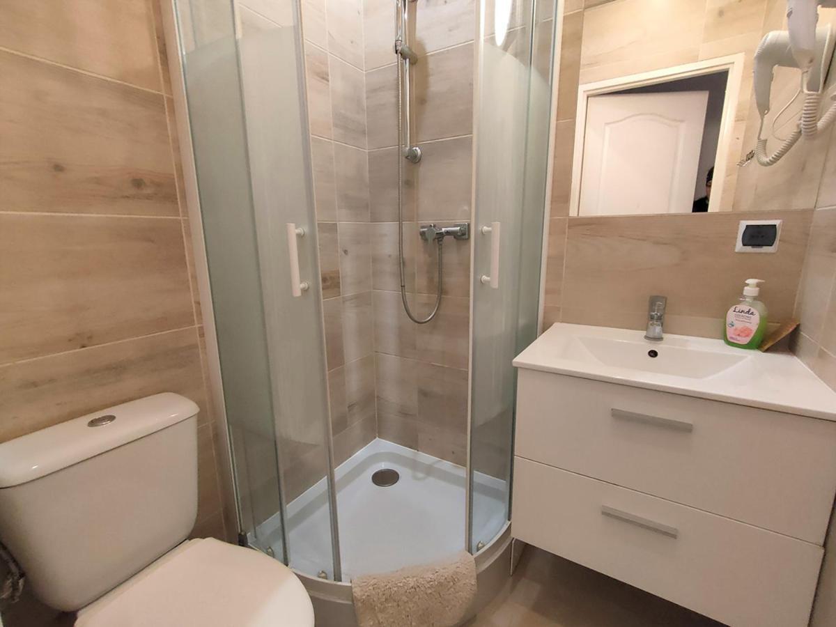 Bed and Breakfast Stajnia Pod Debem Стараховице Экстерьер фото