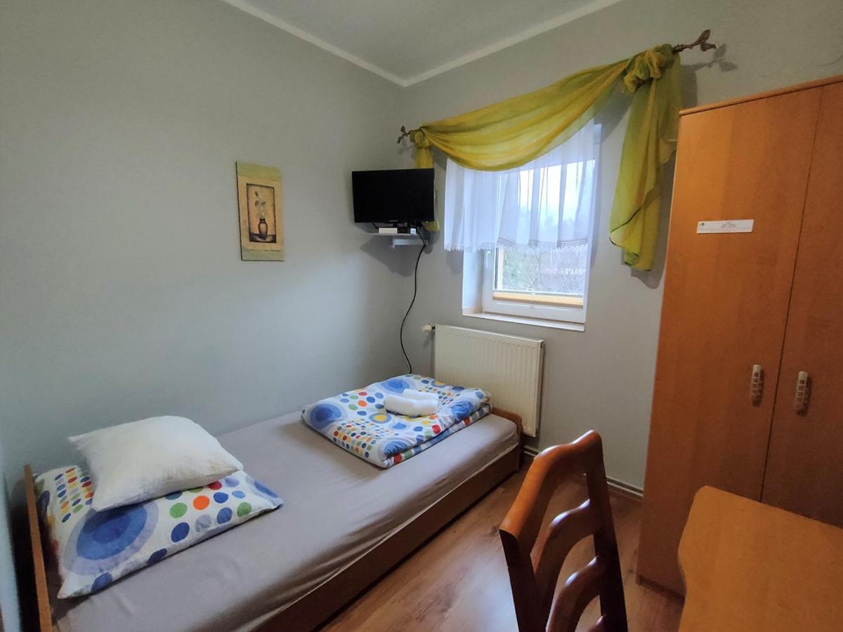 Bed and Breakfast Stajnia Pod Debem Стараховице Экстерьер фото