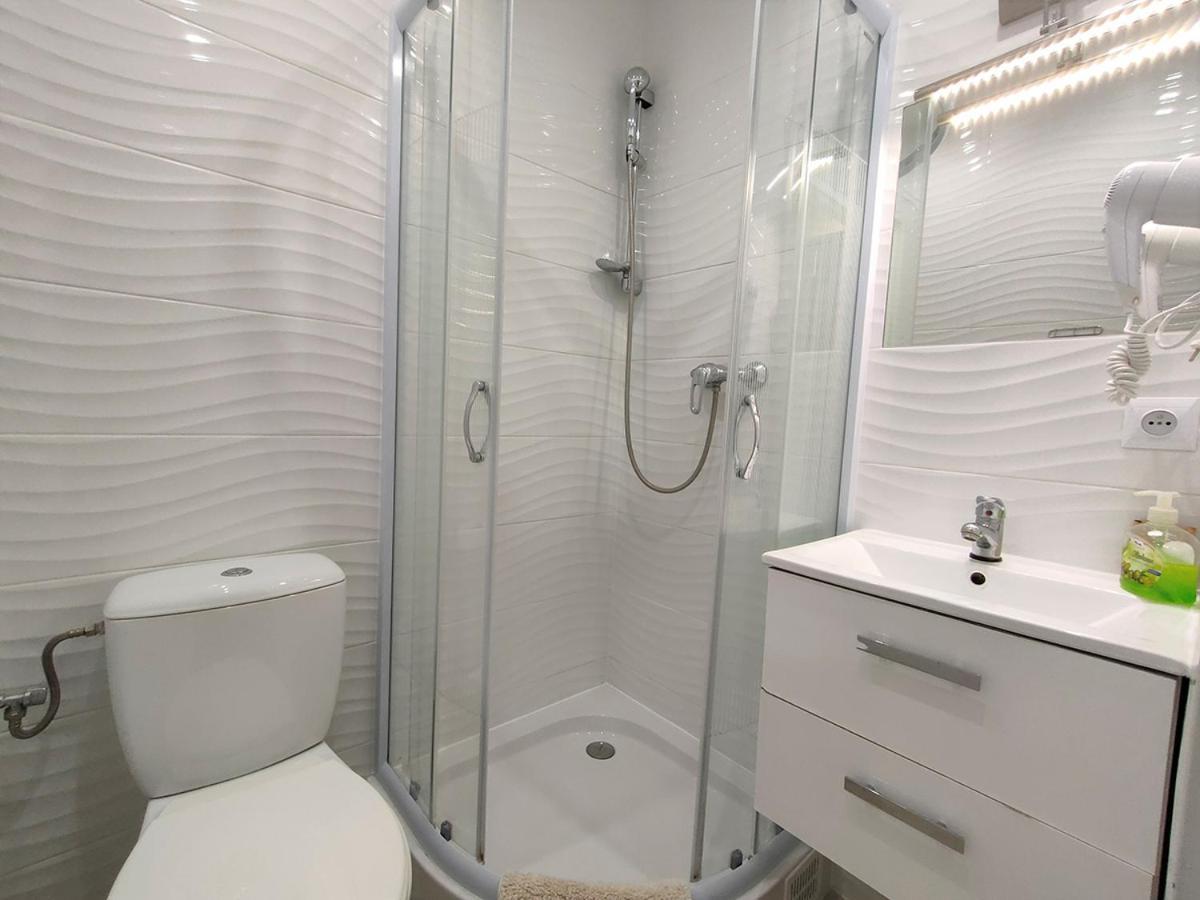Bed and Breakfast Stajnia Pod Debem Стараховице Экстерьер фото