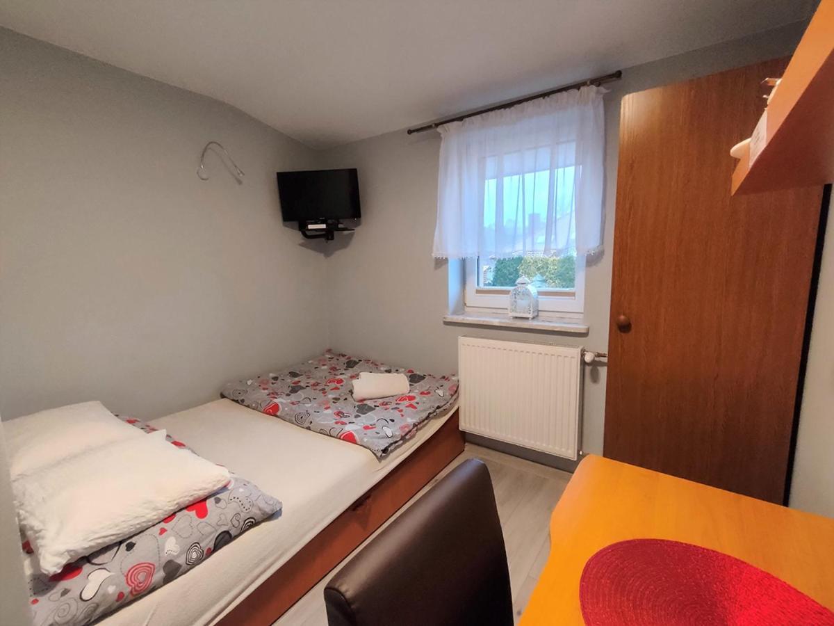 Bed and Breakfast Stajnia Pod Debem Стараховице Экстерьер фото