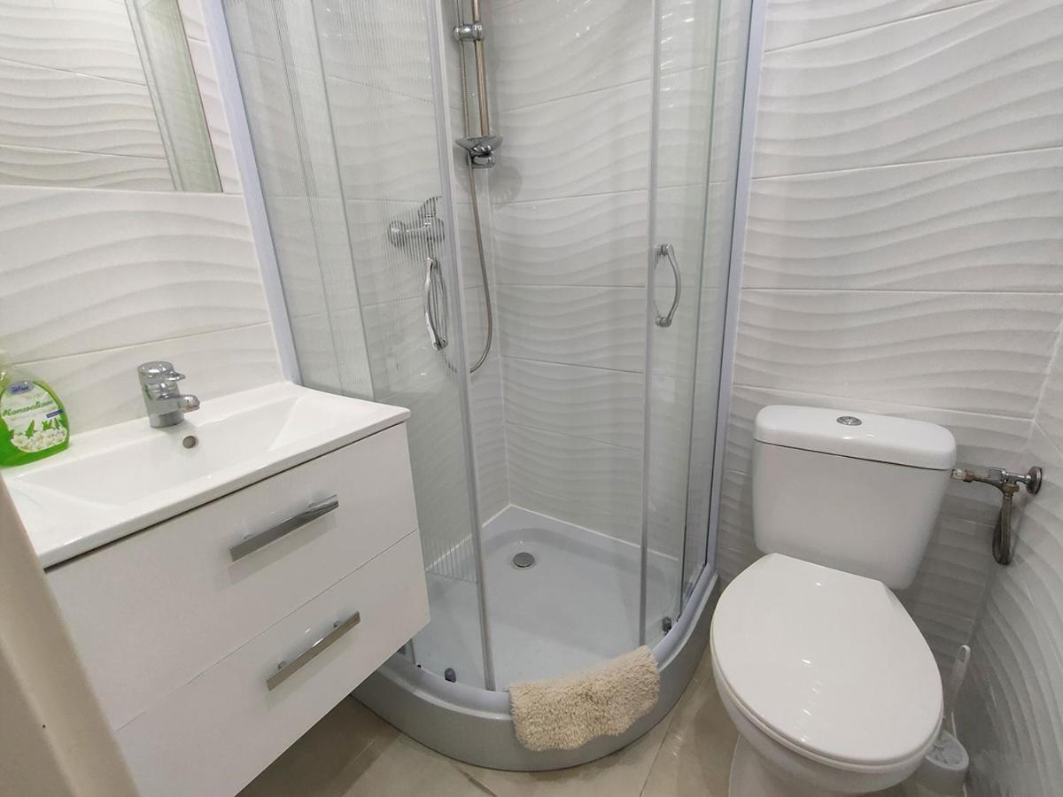 Bed and Breakfast Stajnia Pod Debem Стараховице Экстерьер фото
